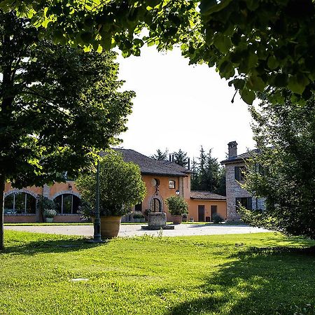 Relais Cascina Scottina Guest House Cadeo ภายนอก รูปภาพ