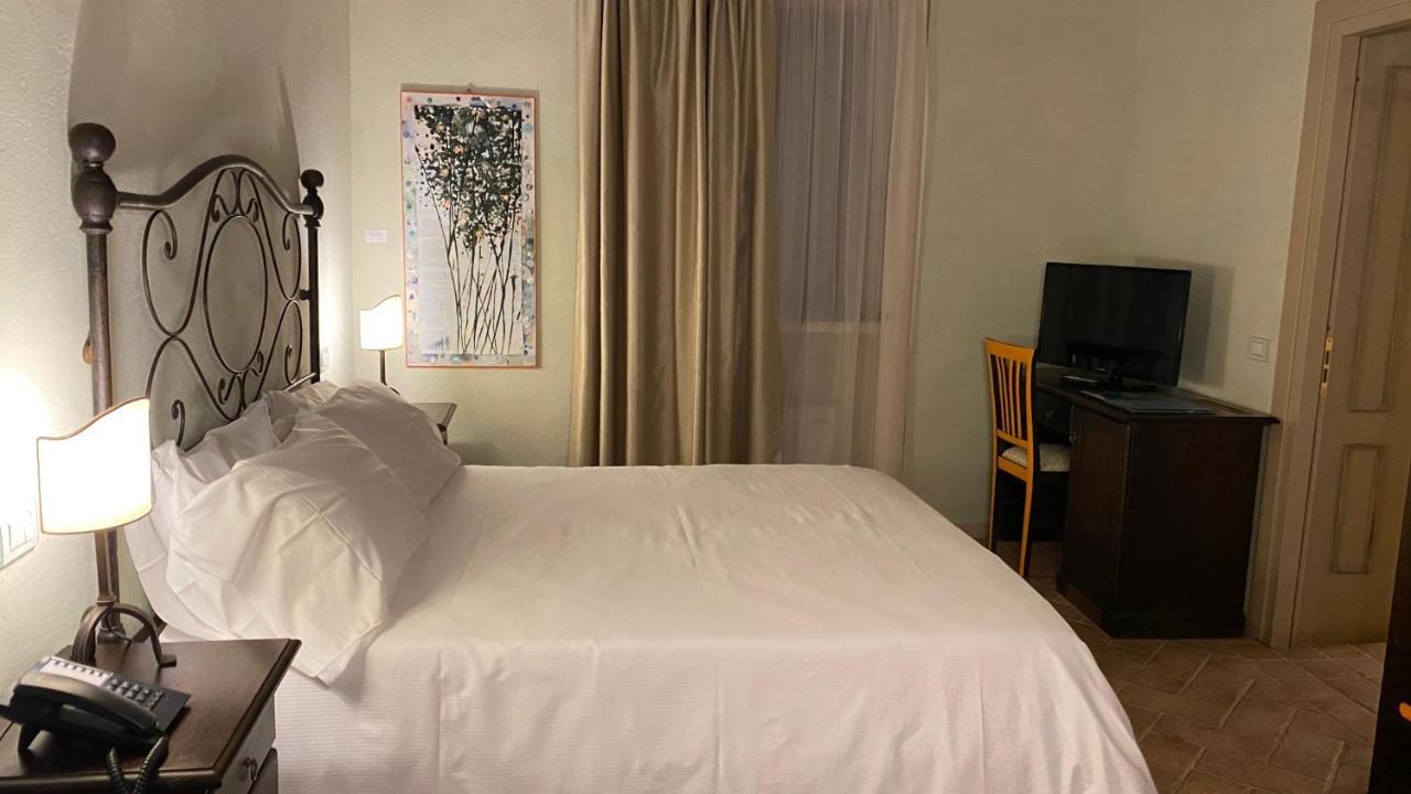 Relais Cascina Scottina Guest House Cadeo ภายนอก รูปภาพ