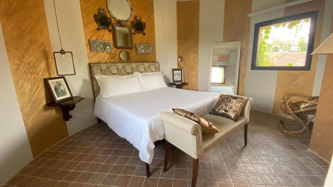 Relais Cascina Scottina Guest House Cadeo ภายนอก รูปภาพ