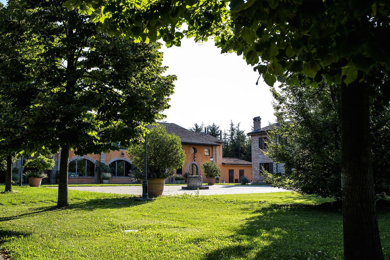 Relais Cascina Scottina Guest House Cadeo ภายนอก รูปภาพ