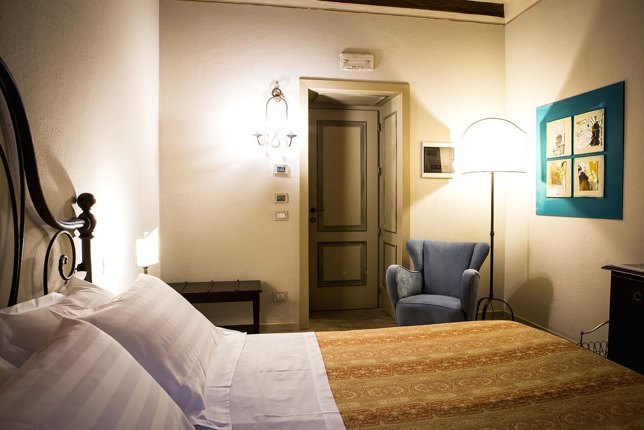 Relais Cascina Scottina Guest House Cadeo ภายนอก รูปภาพ