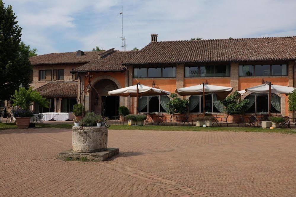 Relais Cascina Scottina Guest House Cadeo ภายนอก รูปภาพ