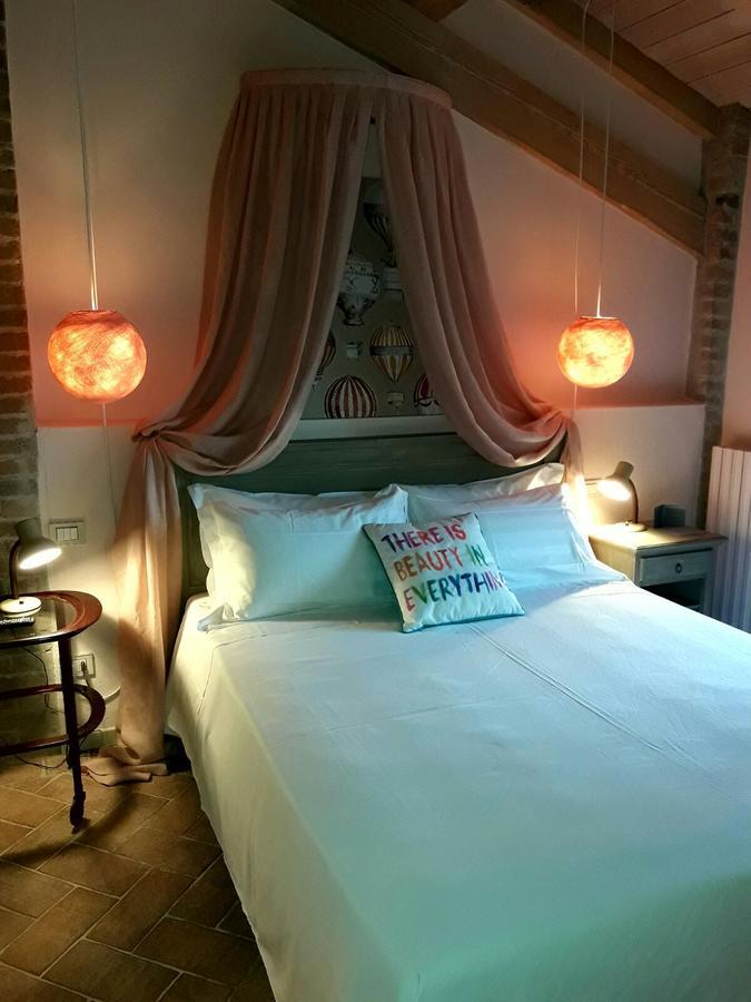 Relais Cascina Scottina Guest House Cadeo ภายนอก รูปภาพ