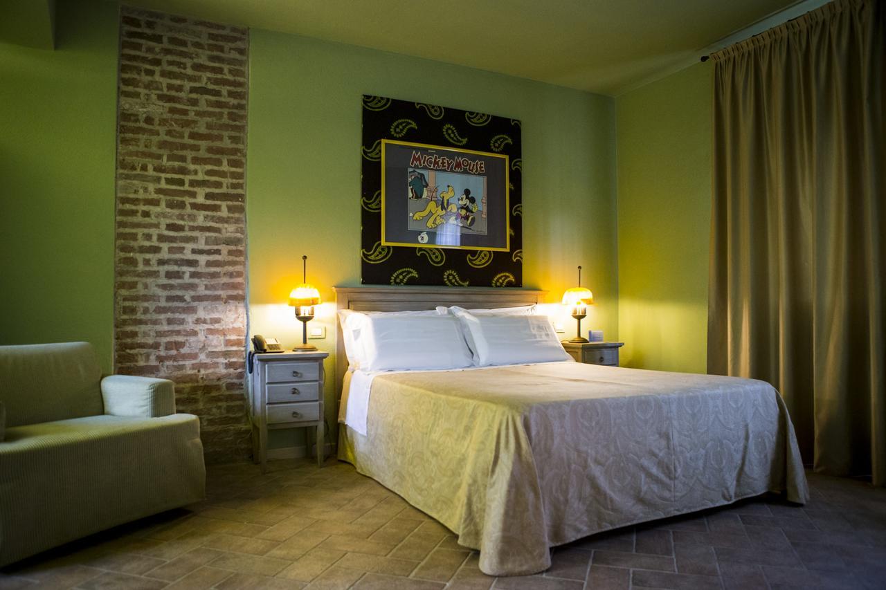 Relais Cascina Scottina Guest House Cadeo ภายนอก รูปภาพ