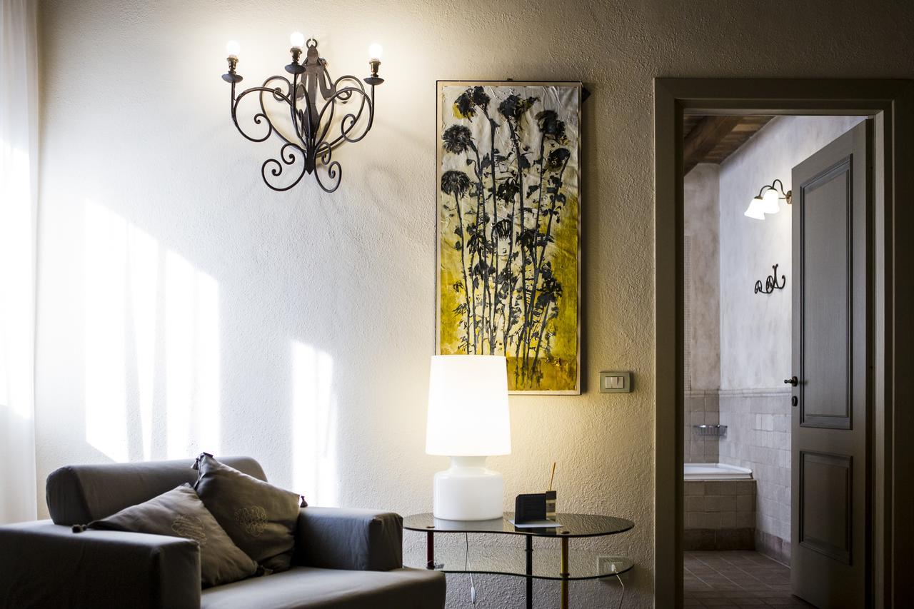 Relais Cascina Scottina Guest House Cadeo ภายนอก รูปภาพ