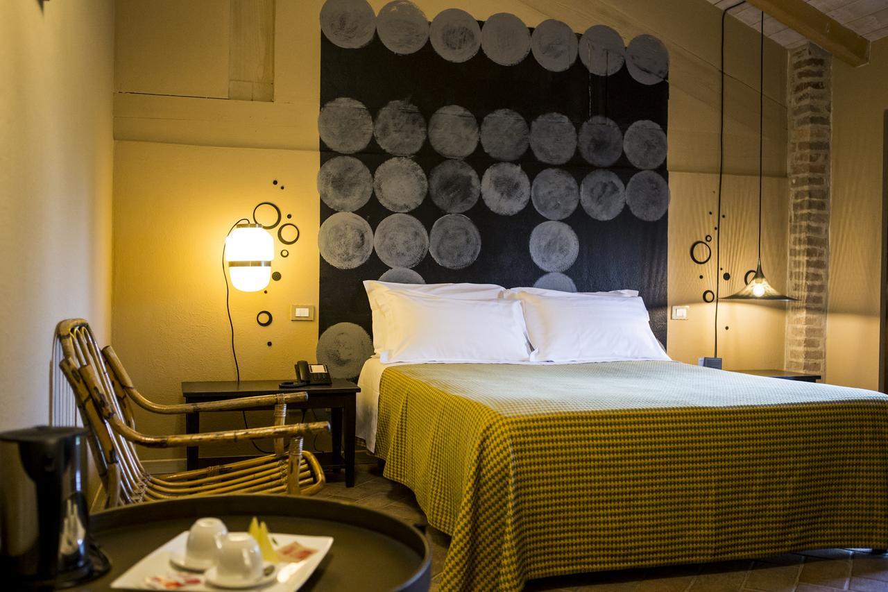 Relais Cascina Scottina Guest House Cadeo ภายนอก รูปภาพ