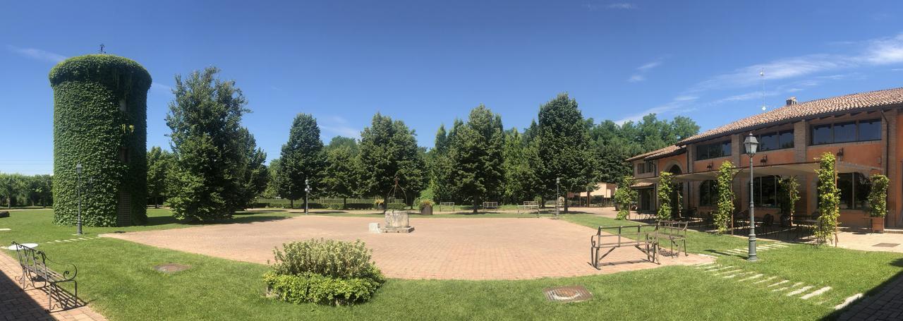 Relais Cascina Scottina Guest House Cadeo ภายนอก รูปภาพ