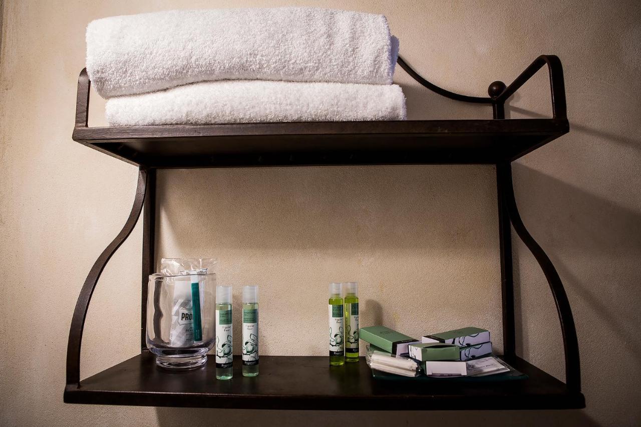 Relais Cascina Scottina Guest House Cadeo ภายนอก รูปภาพ