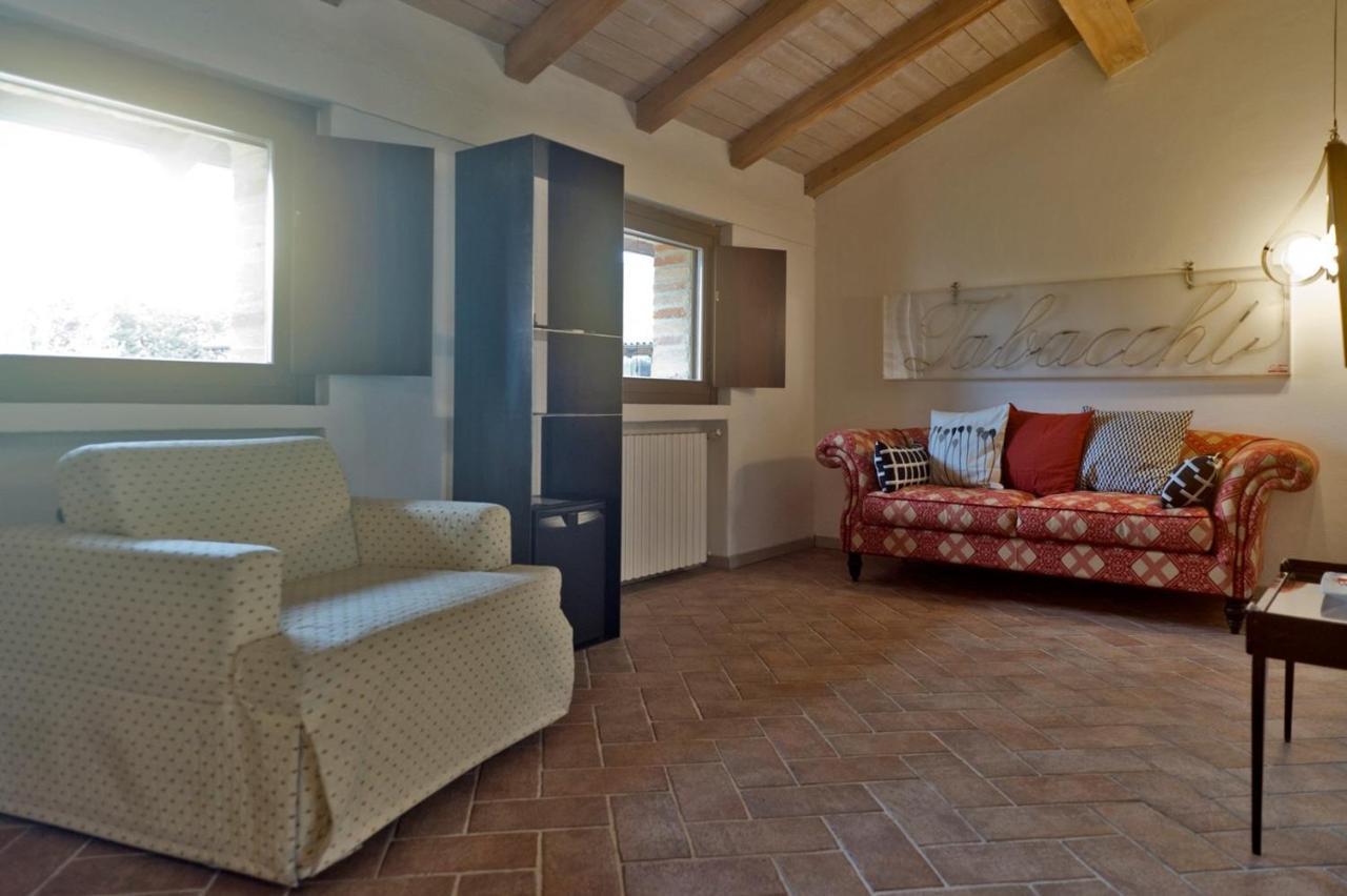 Relais Cascina Scottina Guest House Cadeo ภายนอก รูปภาพ